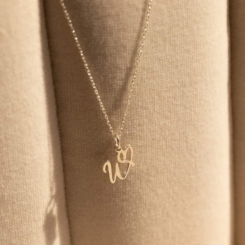 Colar feminino ouro com pingente de letras - TODAS AS LETRAS